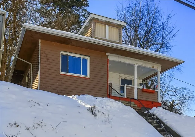 Homes for sale in Coraopolis, PA | 1510 Hiland Ave, Coraopolis, PA 15108 | MLS# 1738898