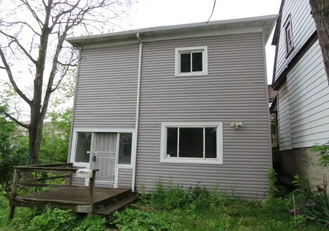 1st image of 301 Paur St, Mt Washington, PA 15211 | MLS# 1739137