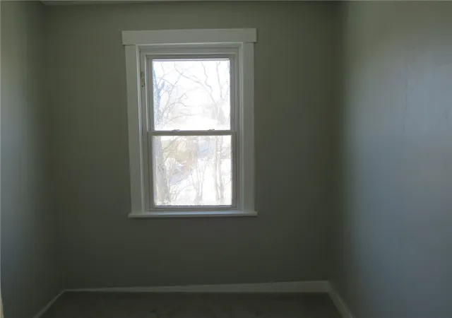 2nd image of 301 Paur St, Mt Washington, PA 15211 | MLS# 1739137