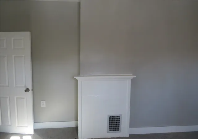 4th image of 301 Paur St, Mt Washington, PA 15211 | MLS# 1739137