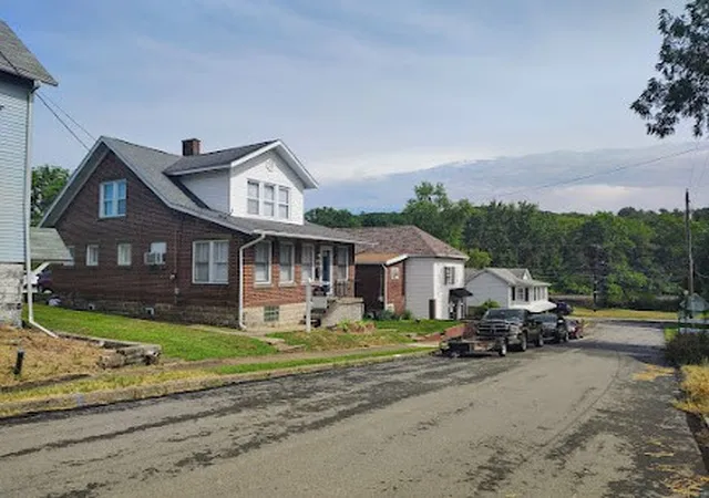 2nd image of 1906 Highland Ave, Greensburg, PA 15601 | MLS# 1739266