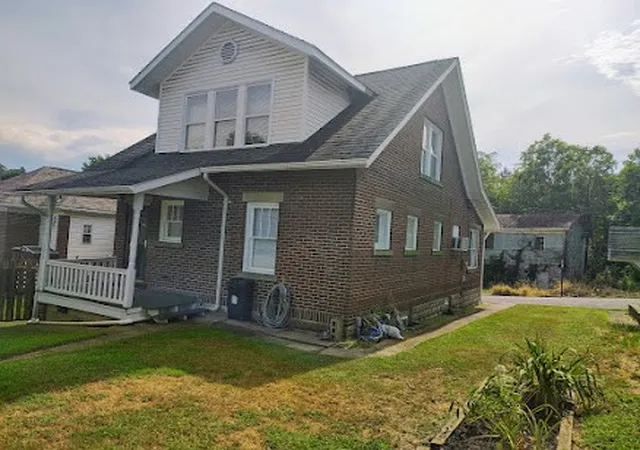 3rd image of 1906 Highland Ave, Greensburg, PA 15601 | MLS# 1739266