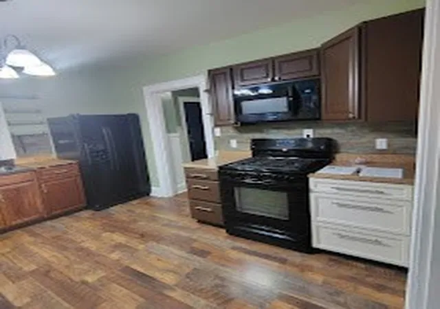 5th image of 1906 Highland Ave, Greensburg, PA 15601 | MLS# 1739266