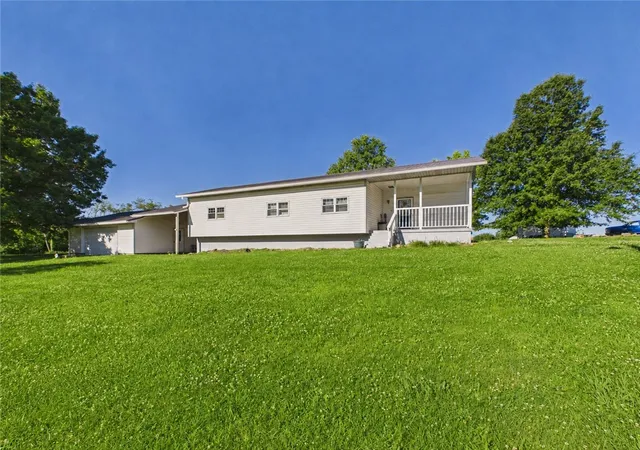3rd image of 4 Malone Ridge Rd, Hopewell, PA 15301 | MLS# 1739038