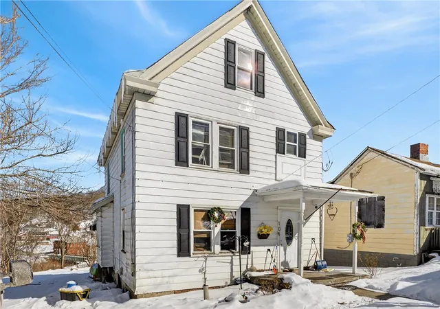 Homes for sale in Avella, PA | 101 Highland Avenue, Avella, PA 15312 | MLS# 1739305