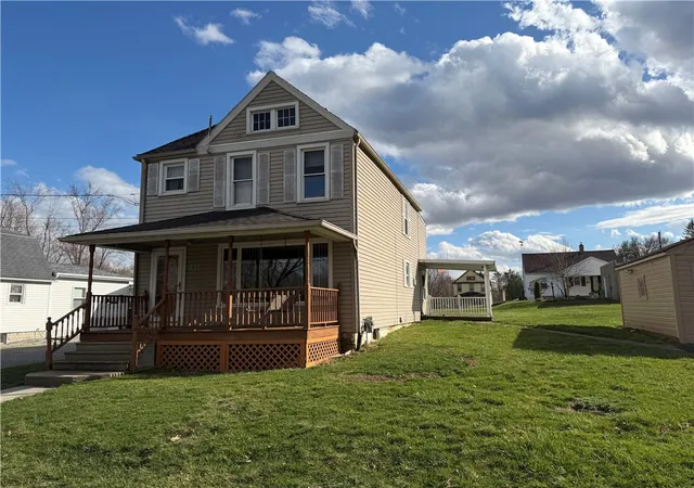 Homes for sale in Hermitage, PA | 215 W Park St, Hermitage, PA 16148 | MLS# 1739540