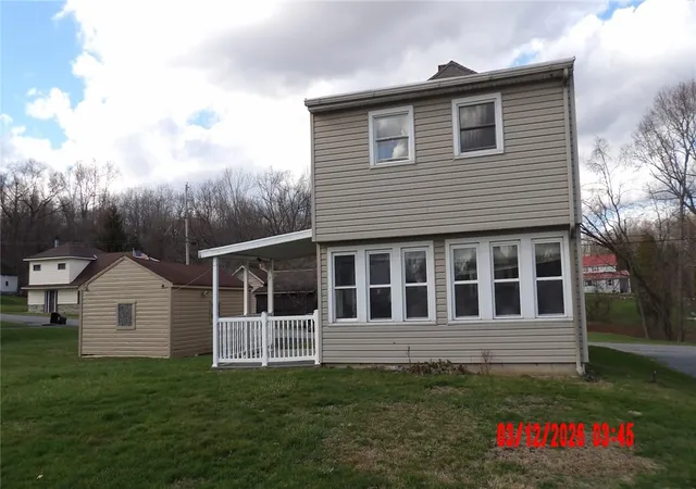 Homes for sale in Hermitage, PA | 215 W Park St, Hermitage, PA 16148 | MLS# 1739540