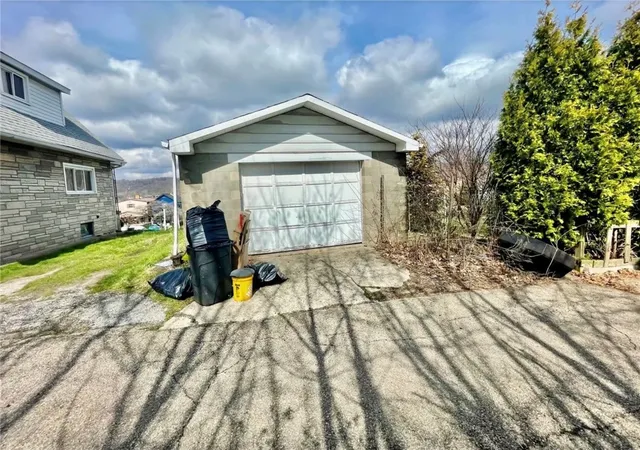 Homes for sale in Coraopolis, PA | 746 6th Avenue, Coraopolis, PA 15108 | MLS# 1739652