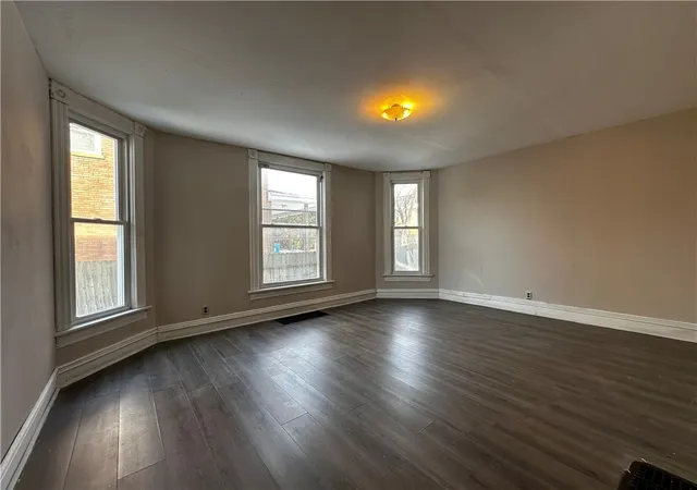 Homes for sale in New Castle, PA | 604 Centennial St, New Castle, PA 16101 | MLS# 1739731