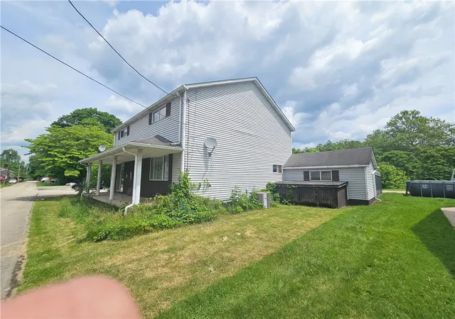 Homes for sale in Rostraver, PA | 326 Riverside Dr, Rostraver, PA 15479 | MLS# 1739514