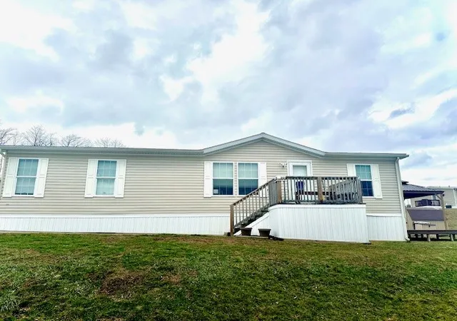 Homes for sale in Belle Vernon, PA | 203 Knight Dr, Belle Vernon, PA 15012 | MLS# 1739773