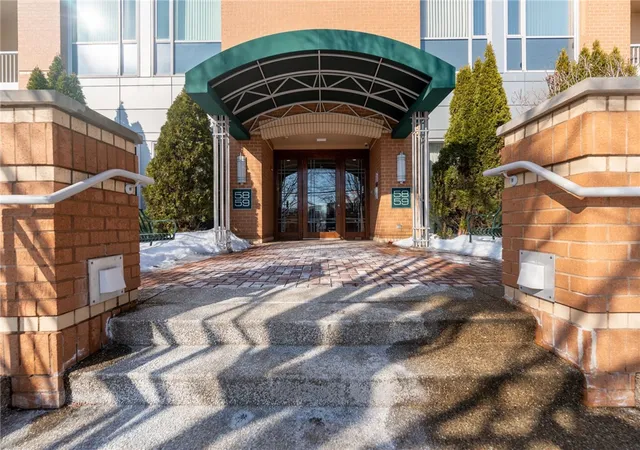 Homes for sale in Squirrel Hill, PA | 5859 Beacon Street #2003, Squirrel Hill, PA 15217 | MLS# 1739827