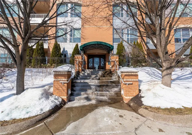 Homes for sale in Squirrel Hill, PA | 5859 Beacon Street #2003, Squirrel Hill, PA 15217 | MLS# 1739827