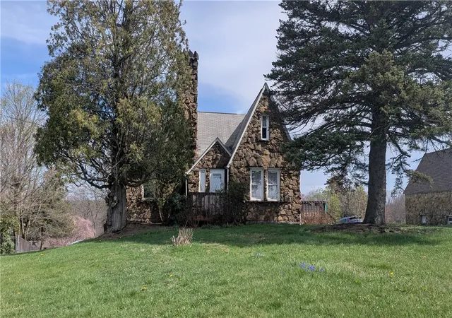 1st image of 324 Sunset Dr, Center Twp, PA 16001 | MLS# 1739883