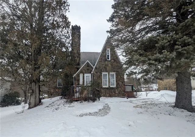 2nd image of 324 Sunset Dr, Center Twp, PA 16001 | MLS# 1739883