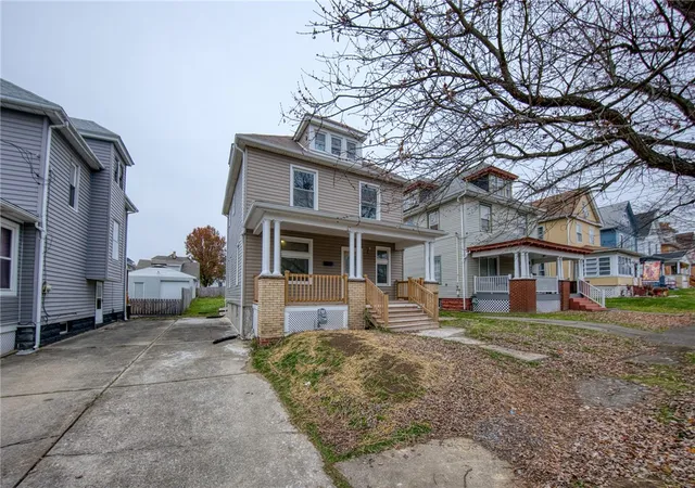 Photo 2 of Single family home for sale at 923 Adams St, New Castle, PA 16101 | MLS# 1740002 | Listing updated on 2026-07-04