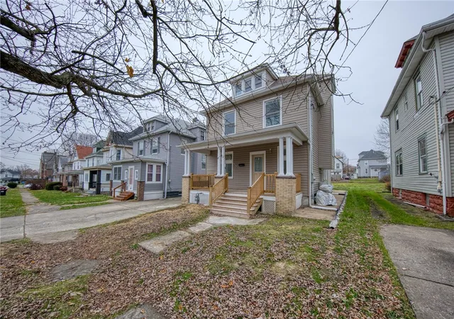 Photo 3 of Single family home for sale at 923 Adams St, New Castle, PA 16101 | MLS# 1740002 | Listing updated on 2026-07-04