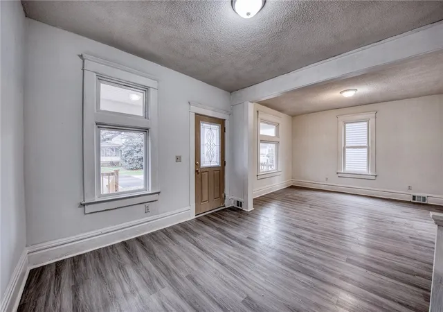 Photo 3 of Single family home for sale at 923 Adams St, New Castle, PA 16101 | MLS# 1740002 | Listing updated on 2026-07-04