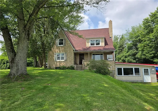 Homes for sale in Penn Twp, PA | 368 Pittsburgh Road, Penn Twp, PA 16002 | MLS# 1740053