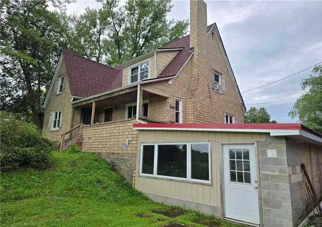 Homes for sale in Penn Twp, PA | 368 Pittsburgh Road, Penn Twp, PA 16002 | MLS# 1740053