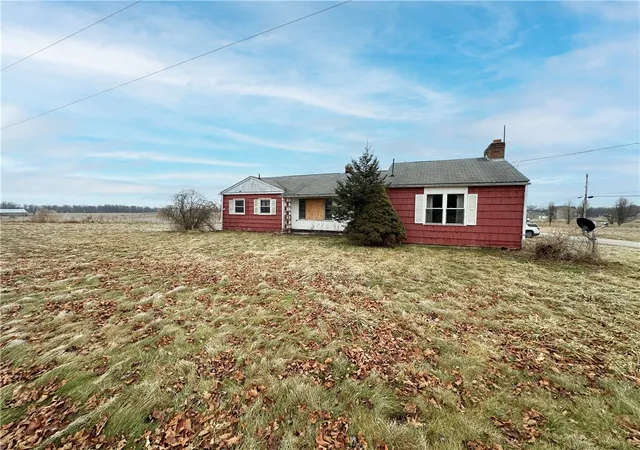 Photo 1 of Single family home for sale at 307 Mcclelland Rd, New Castle, PA 16102 | MLS# 1740221 | Listing updated on 2026-04-21
