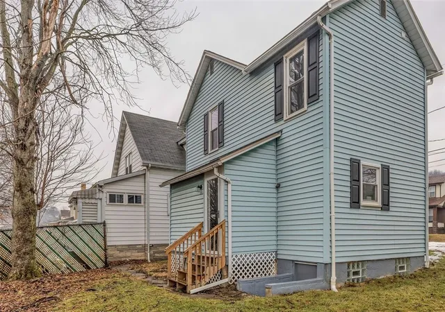 4th image of 641 1St Ave, Ellwood City, PA 16117 | MLS# 1740588