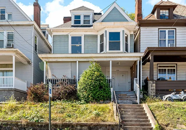 Photo 1 of Single family home for sale at 975 Thompson Ave, Donora, PA 15033 | MLS# 1740272 | Listing updated on 2026-07-22
