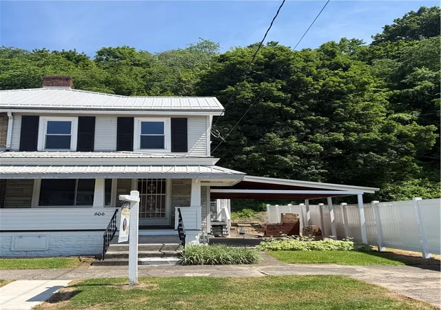 Photo 2 of Single family home for sale at 606 6th Avenue, Ford City, PA 16226 | MLS# 1740729 | Listing updated on 2026-07-30