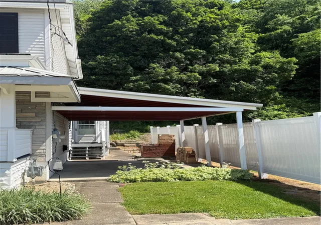 Photo 3 of Single family home for sale at 606 6th Avenue, Ford City, PA 16226 | MLS# 1740729 | Listing updated on 2026-07-30