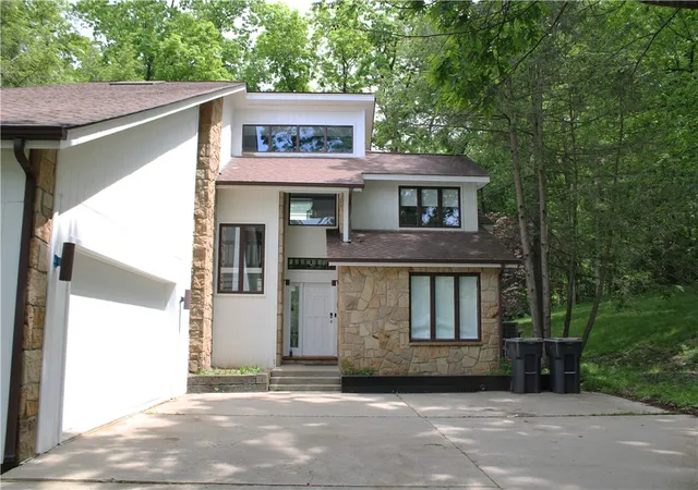 3rd image of 219 La Grande Dr, Cranberry Township, PA 16066 | MLS# 1740601