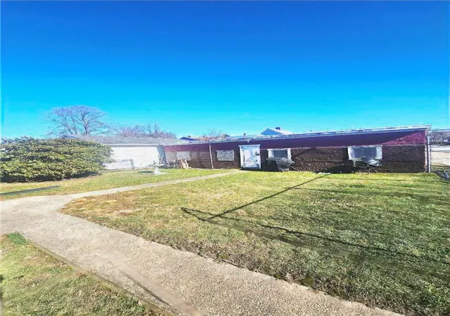 Homes for sale in Jeannette, PA | 118 S 12th Street, Jeannette, PA 15644 | MLS# 1740562