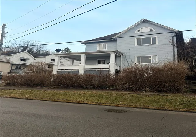 1st image of 1001 Lincoln Ave, Charleroi, PA 15022 | MLS# 1740630
