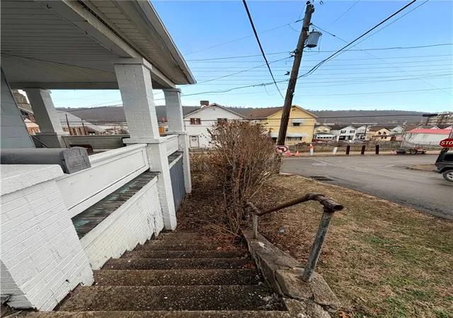 3rd image of 1001 Lincoln Ave, Charleroi, PA 15022 | MLS# 1740630