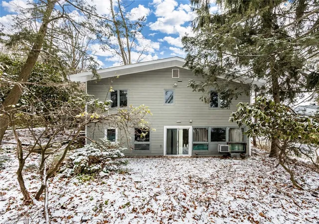 Photo 3 of Single family home for sale at 1180 Chestnut St, Indiana, PA 15701 | MLS# 1740896 | Listing updated on 2026-04-22