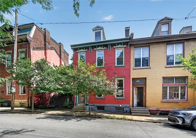 Photo 4 of Sale Pending at 1234 Palo Alto St, Pittsburgh, PA 15212 | MLS# 1740984 | Listing updated on 2026-10-05