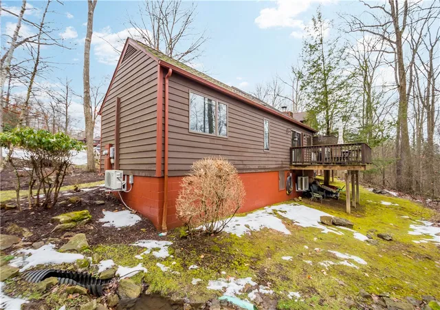 Listing Photo 4 - Condo for sale in building located at 618 The Maples, Farmington, PA 15437