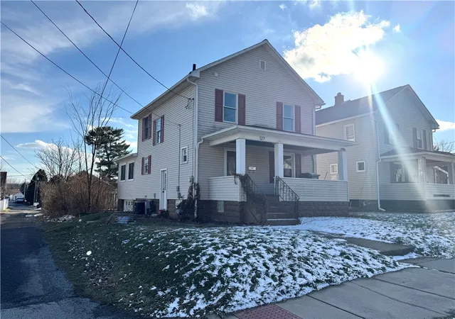 3rd image of 127 Hazel Ave, Ellwood City, PA 16117 | MLS# 1741258