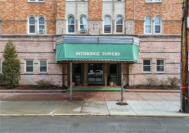 Homes for sale in Oakland, PA | 144 N Dithridge Street #206, Oakland, PA 15213 | MLS# 1741448