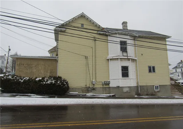 Photo 3 of House for sale at 300 Meyers Ave, Meyersdale Boro, PA 15552 | MLS# 1741368 | Listing updated on 2026-07-28