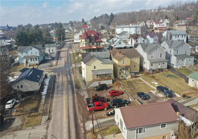 Photo 4 of House for sale at 300 Meyers Ave, Meyersdale Boro, PA 15552 | MLS# 1741368 | Listing updated on 2026-07-28