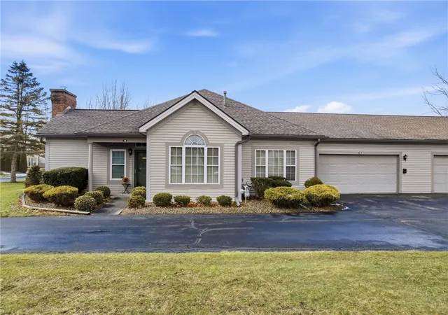 1st image of 76 Stone Ridge Blvd, Hermitage, PA 16148 | MLS# 1741447