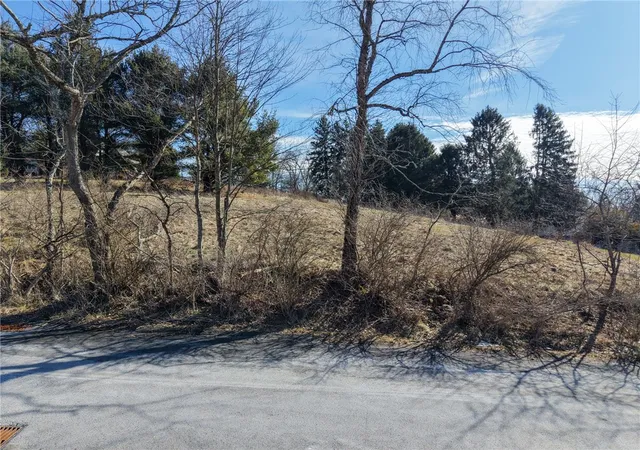 4th image of 4990 Lakewood Rd, Hampton, PA 15044 | MLS# 1741625