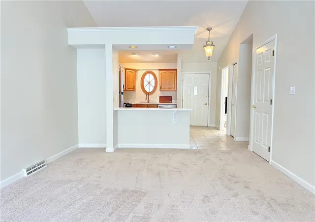 4th image of 815 Village Dr, Mc Candless, PA 15237 | MLS# 1741624