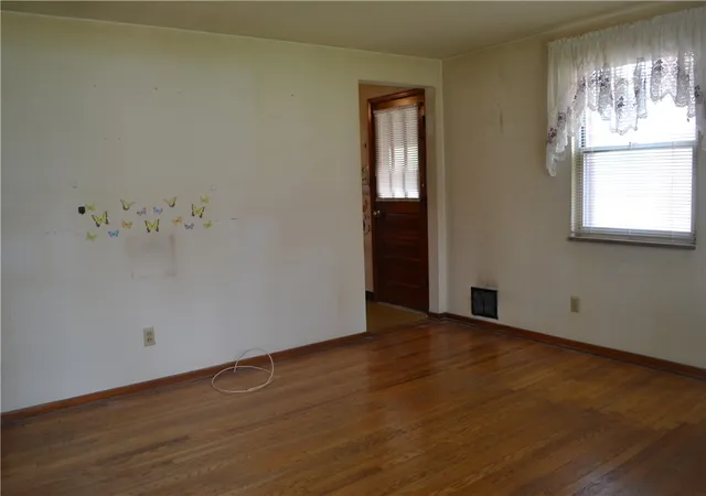 5th image of 1016 Messineo Ave, East Mc Keesport, PA 15035 | MLS# 1741630