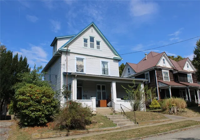 Photo 2 of Single family home for sale at 324 West N St, City Of But Nw, PA 16001 | MLS# 1740668 | Listing updated on 2026-09-19