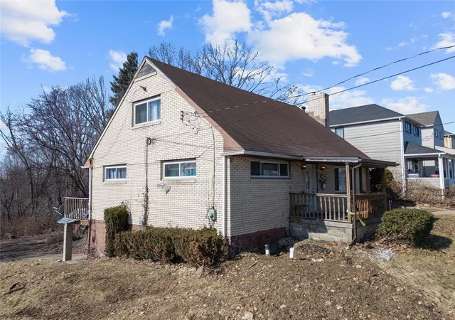 Photo 2 of Single family home for sale at 1534 Grant St, N Braddock, PA 15104 | MLS# 1741727 | Listing updated on 2026-05-19