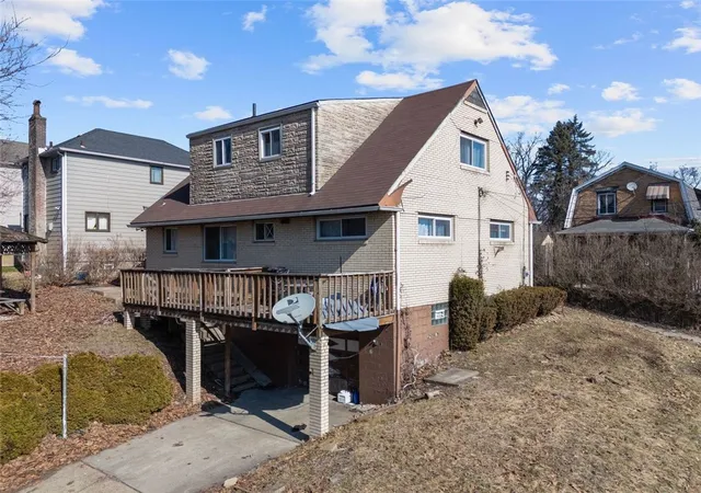 Photo 3 of Single family home for sale at 1534 Grant St, N Braddock, PA 15104 | MLS# 1741727 | Listing updated on 2026-05-19