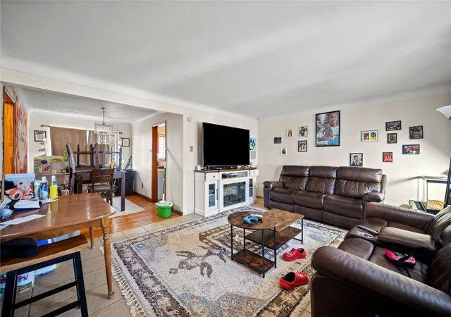 Photo 5 of Single family home for sale at 1534 Grant St, N Braddock, PA 15104 | MLS# 1741727 | Listing updated on 2026-05-19