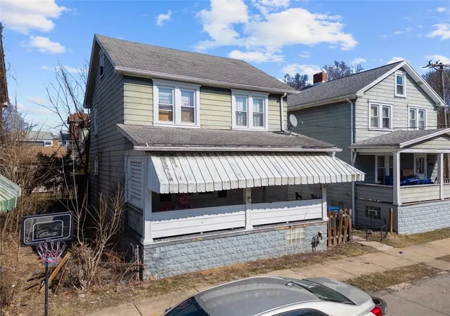 Photo 2 of Single family home for sale at 1513 Hays St, Homestead, PA 15120 | MLS# 1741729 | Listing updated on 2026-06-10