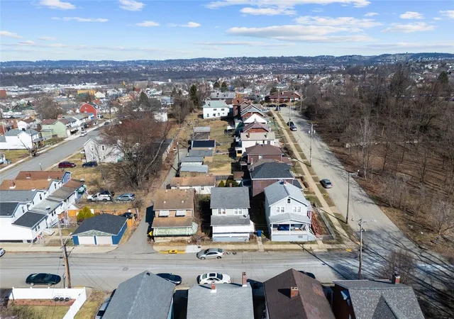 Photo 4 of Single family home for sale at 1513 Hays St, Homestead, PA 15120 | MLS# 1741729 | Listing updated on 2026-06-10